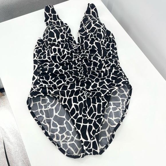 Miracle Suit Black White Animal Print One Piece Swim - Picture 1 of 10